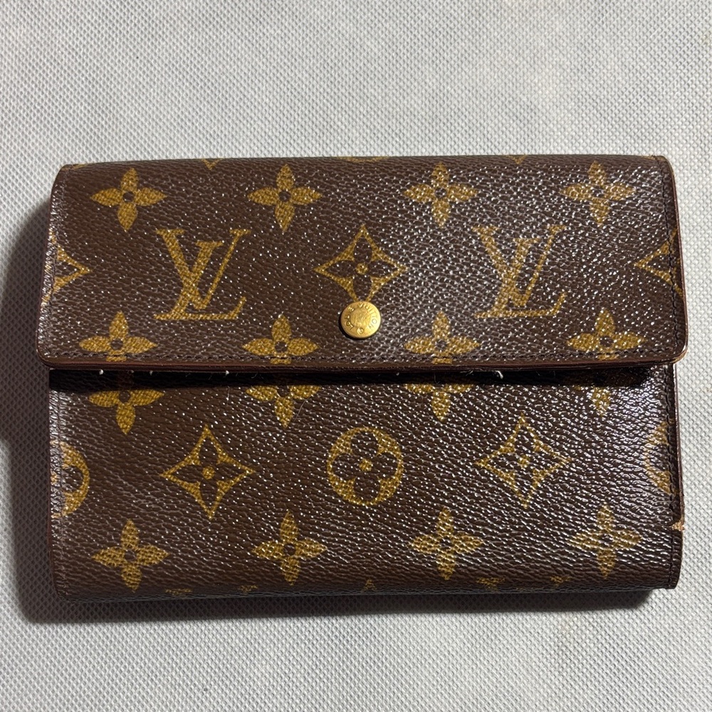 Louis Vuitton Monogram Brown Trifold wallet. 1995 (2 pieces)
